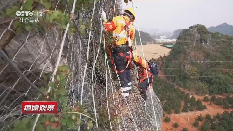 引领推动下